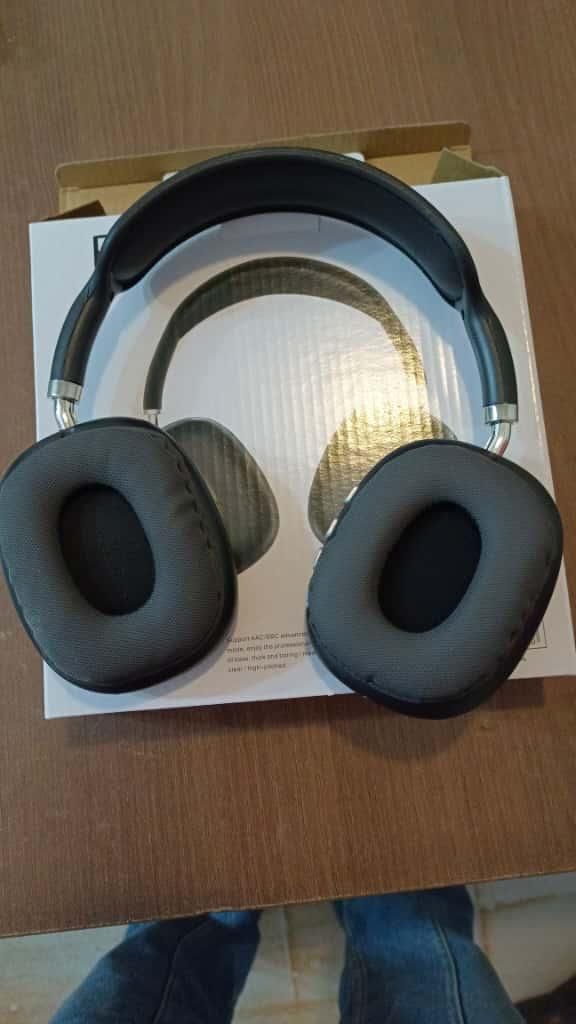Wireless Bluetooth Earphones – Clear Sound & Comfortable Design