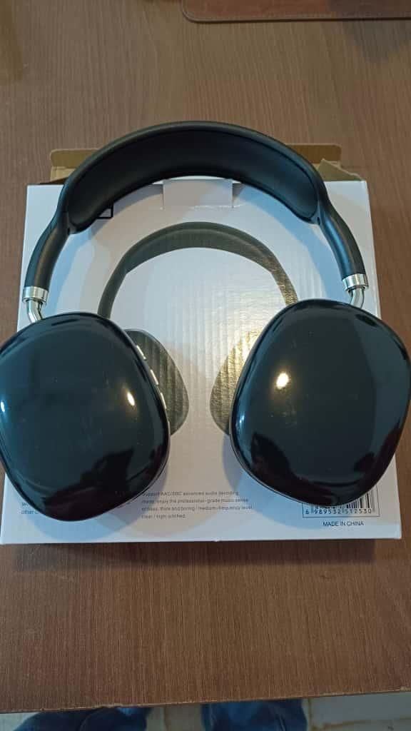 Wireless Bluetooth Earphones – Clear Sound & Comfortable Design